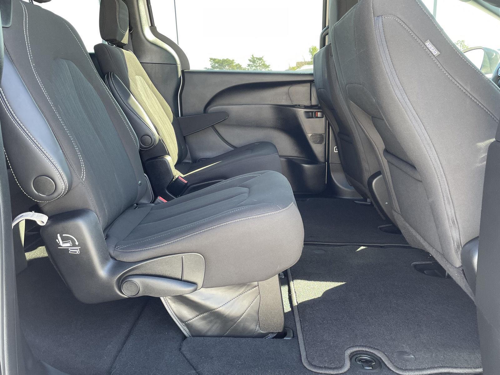Vehicle photo 19