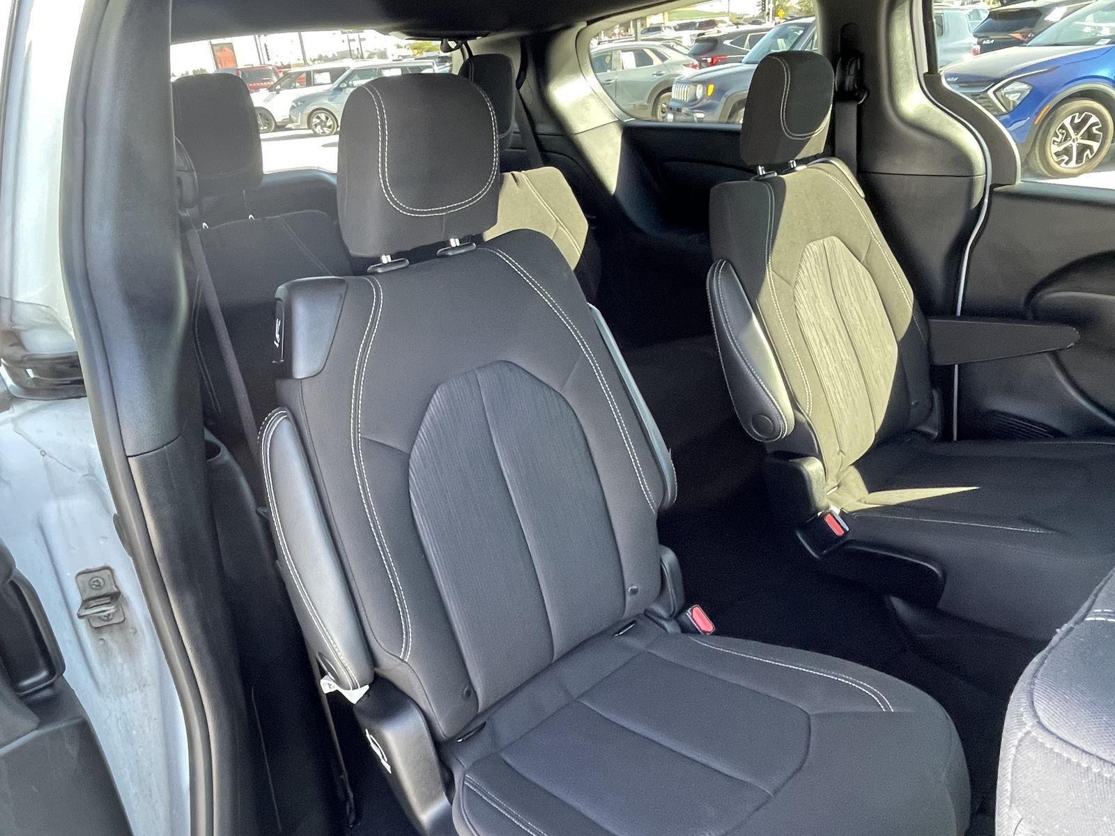 Vehicle photo 20