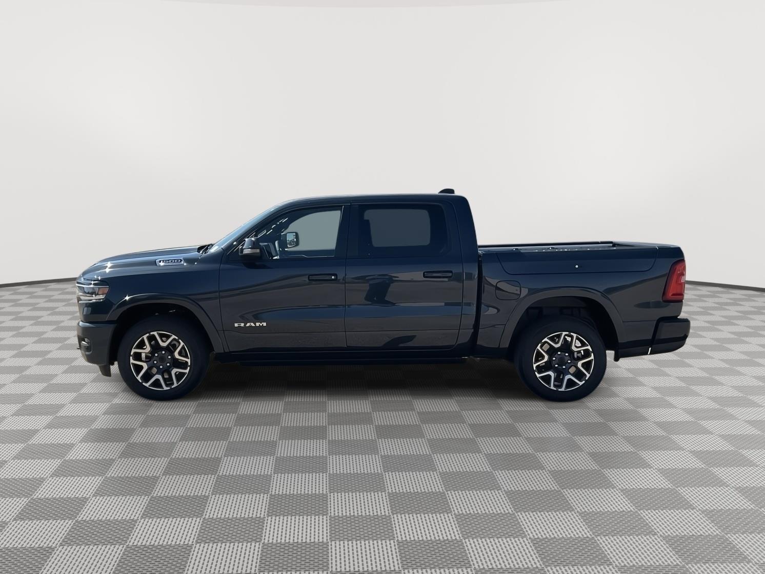 Vehicle photo 2