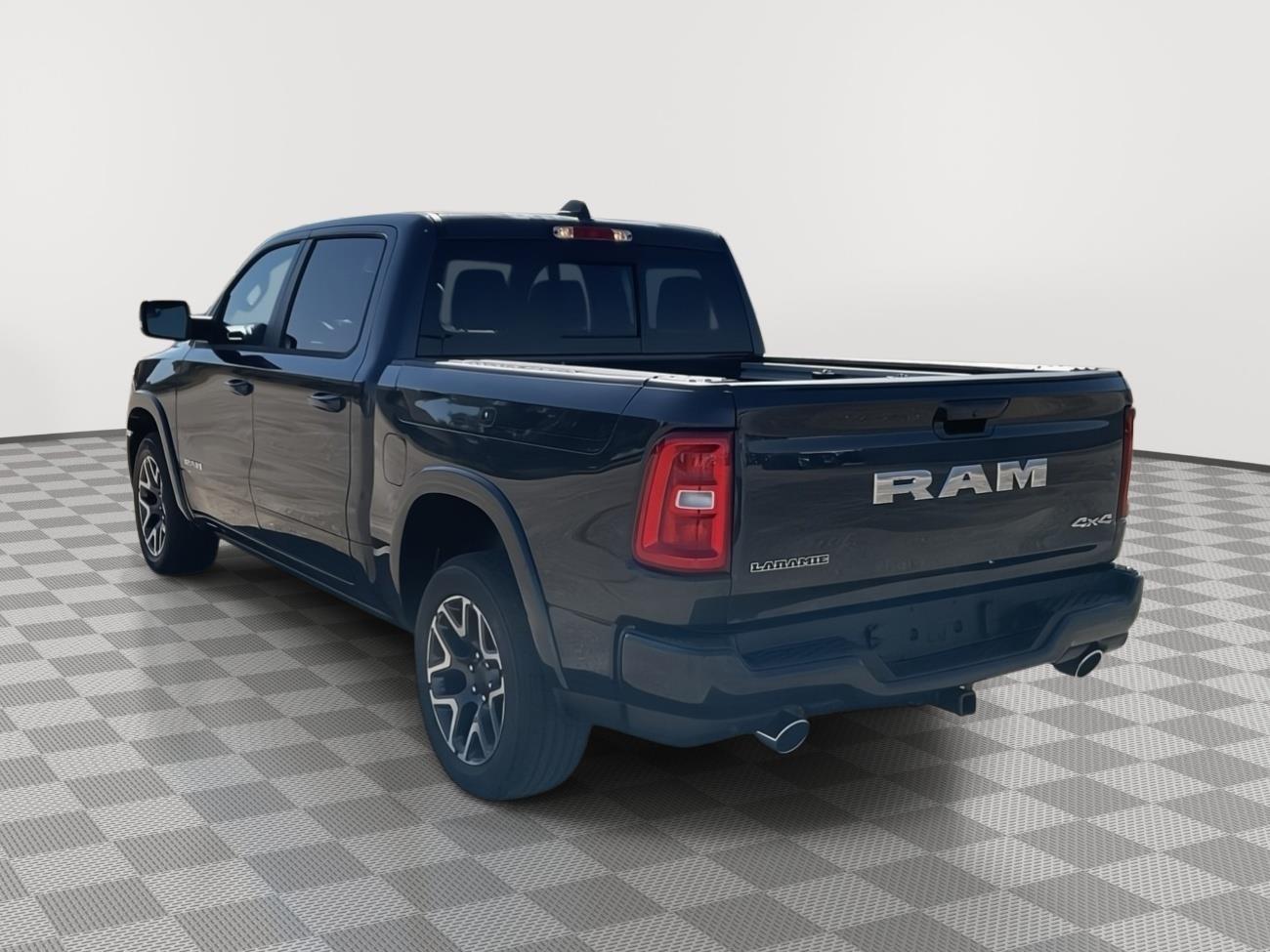 Vehicle photo 3