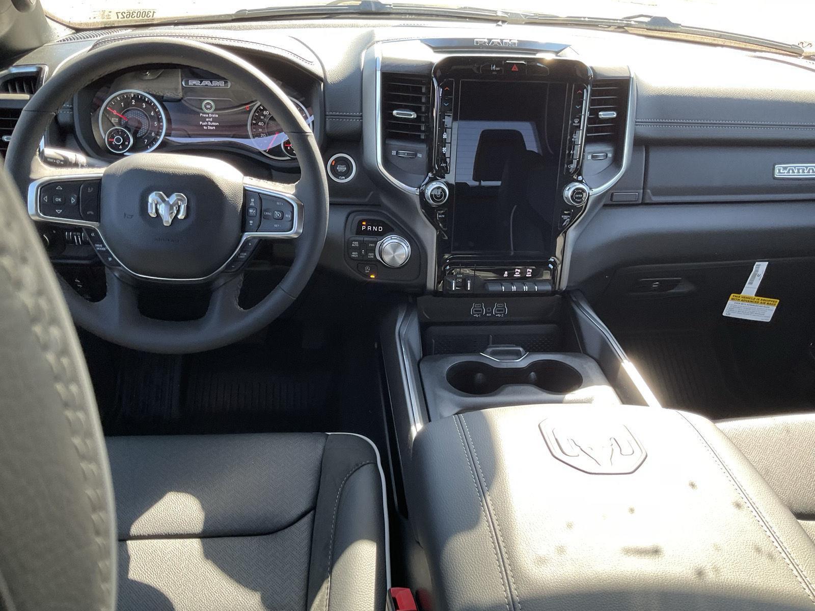 Vehicle photo 19