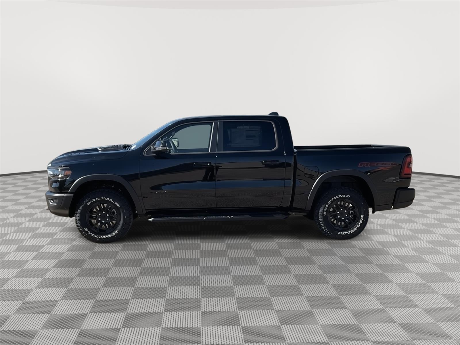 Vehicle photo 2