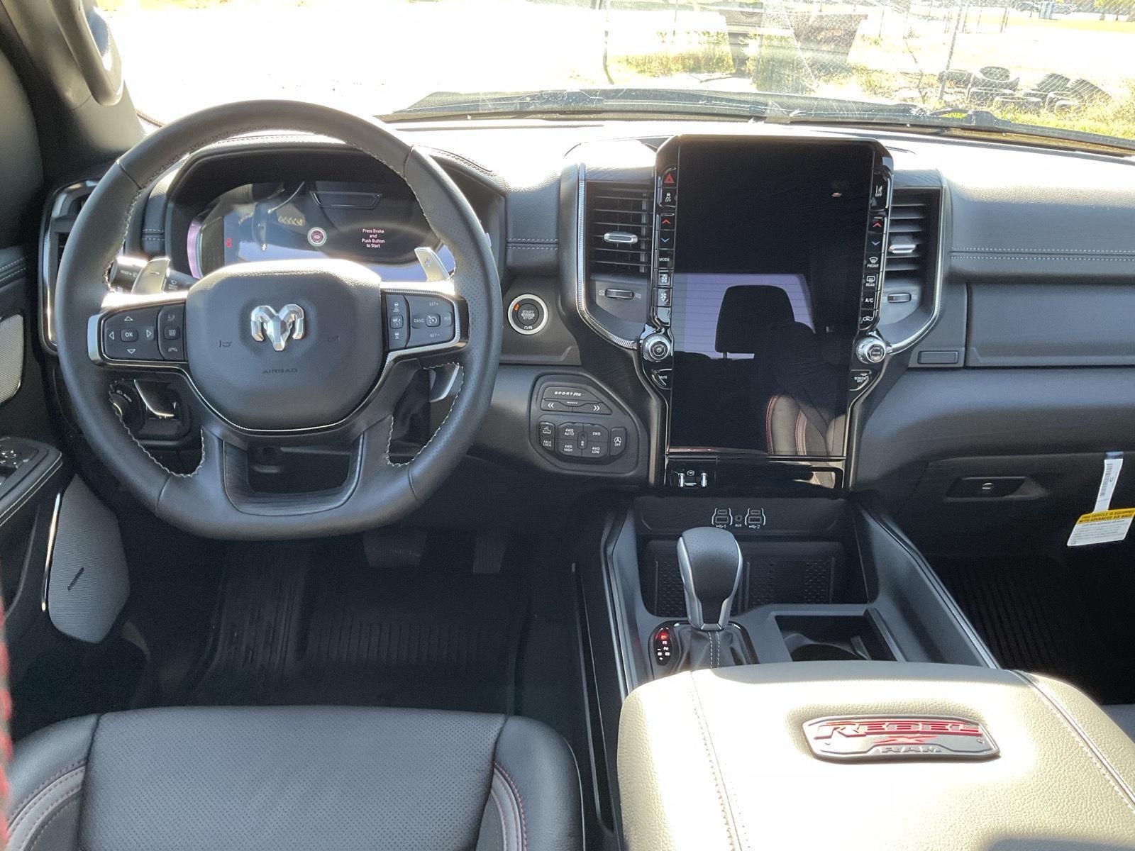 Vehicle photo 19
