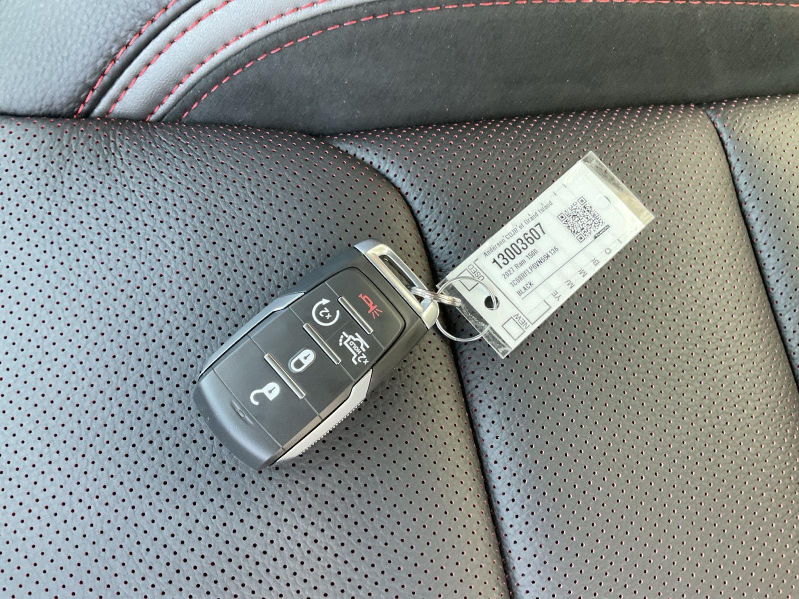 Vehicle photo 21