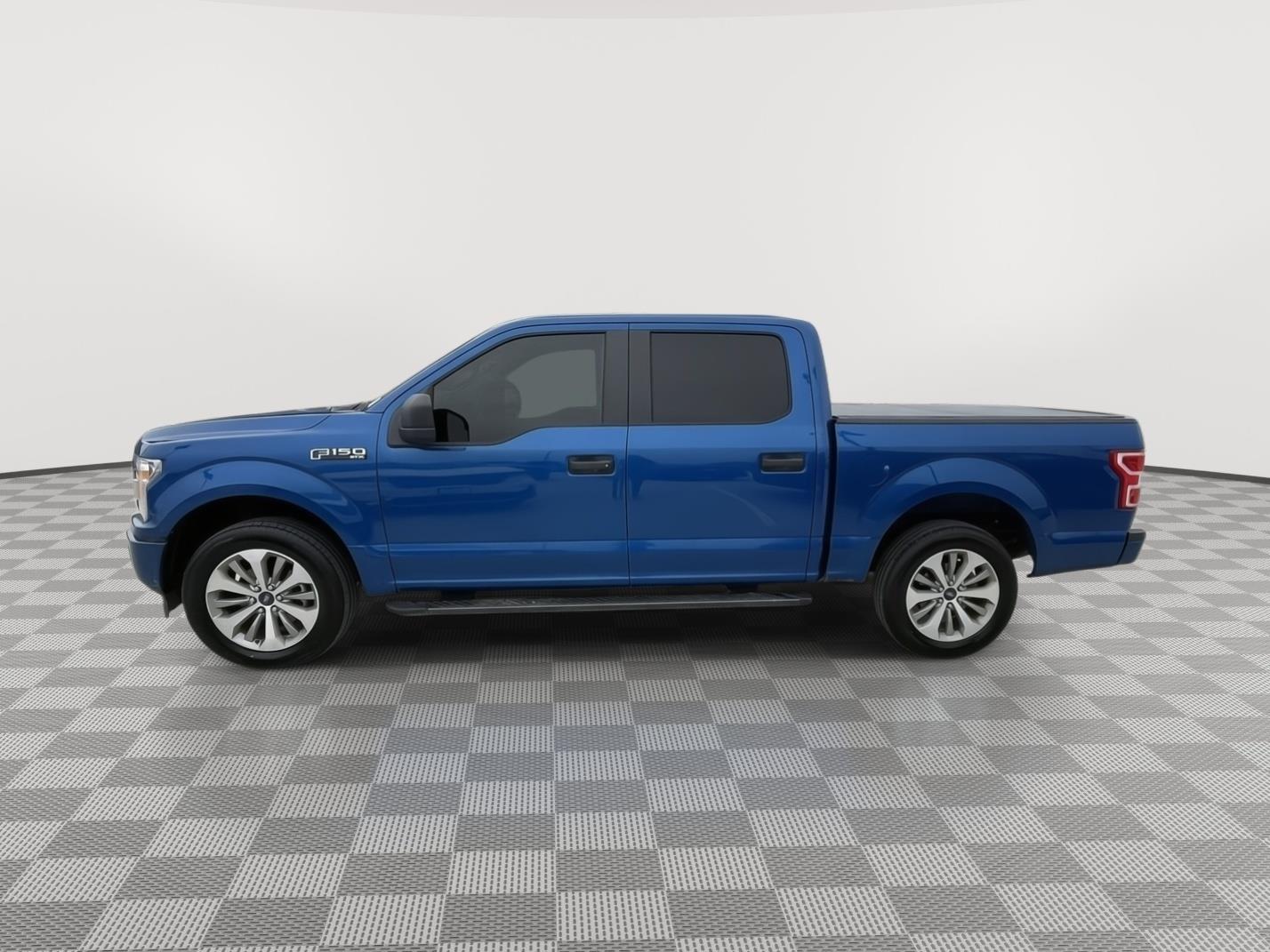 Vehicle photo 4