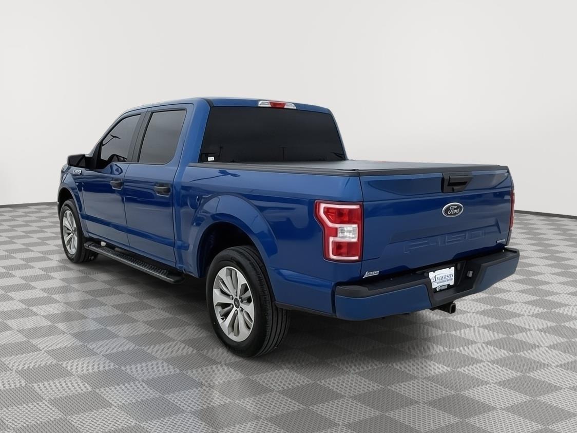 Vehicle photo 5