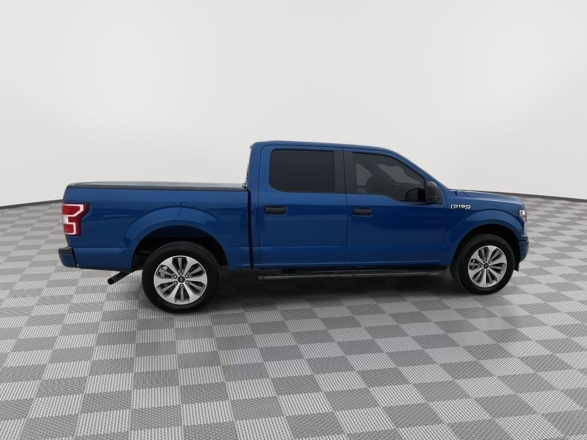 Vehicle photo 8