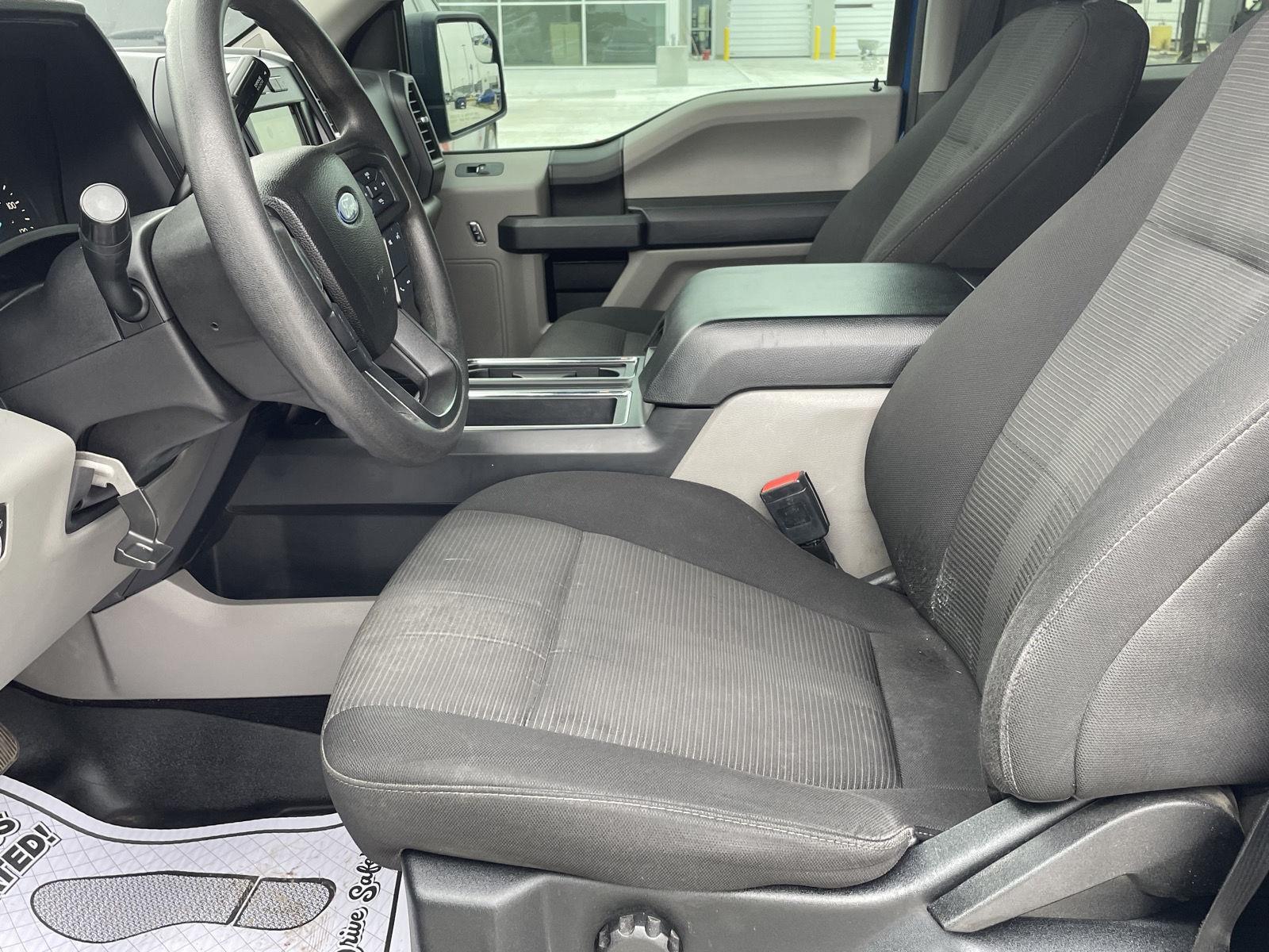 Vehicle photo 14