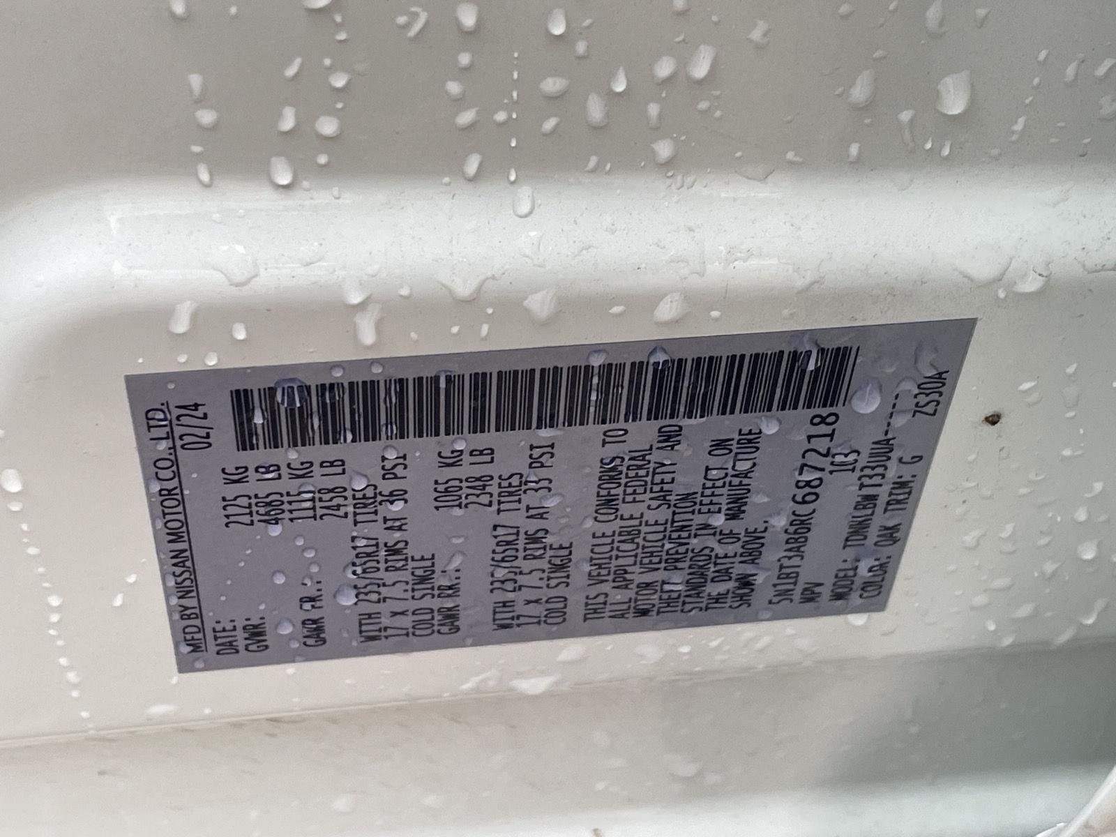 Vehicle photo 11