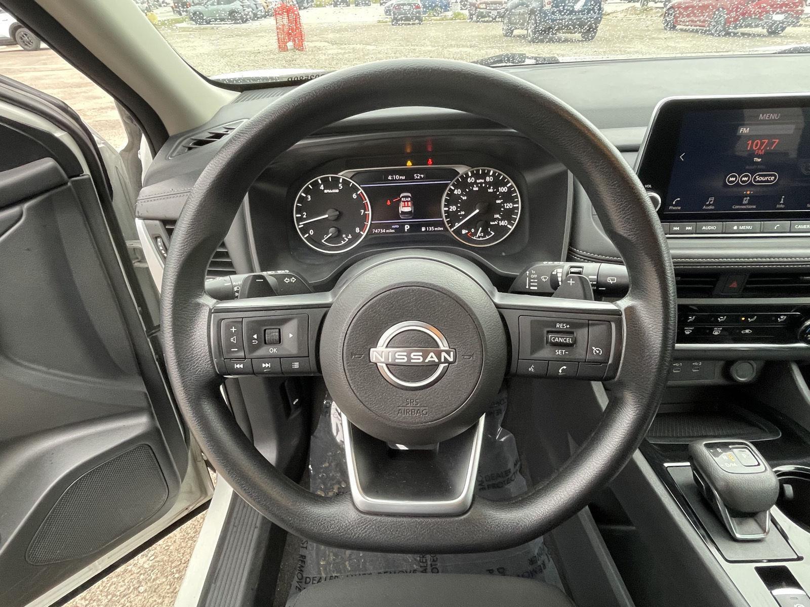 Vehicle photo 13