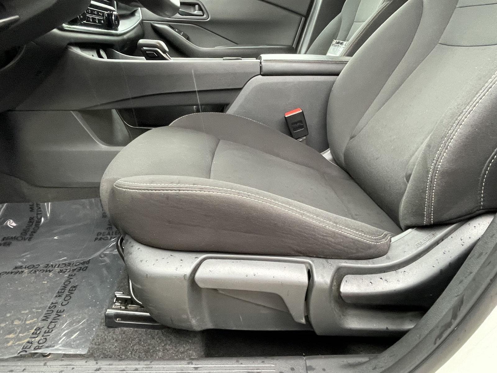 Vehicle photo 16