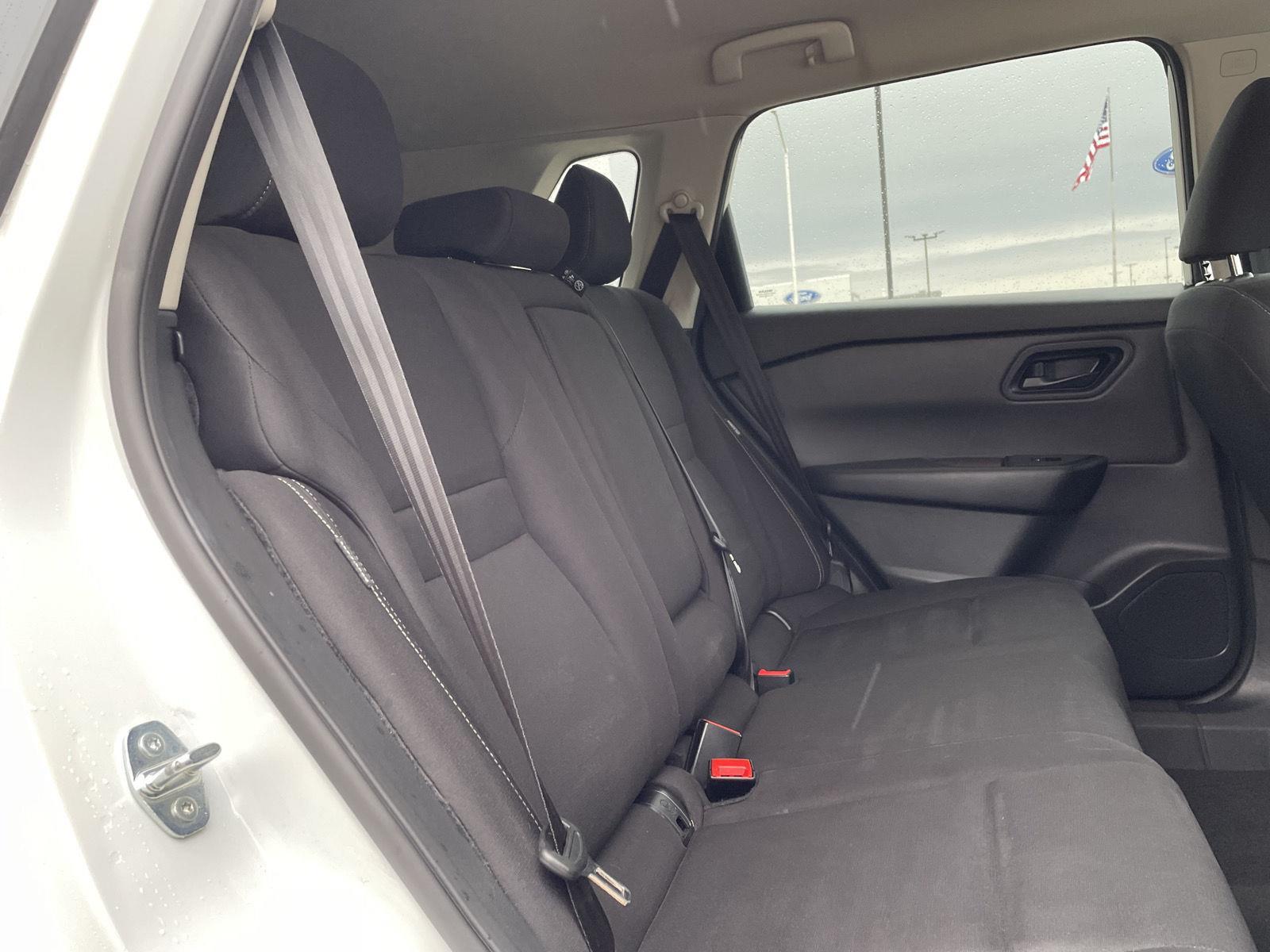 Vehicle photo 18