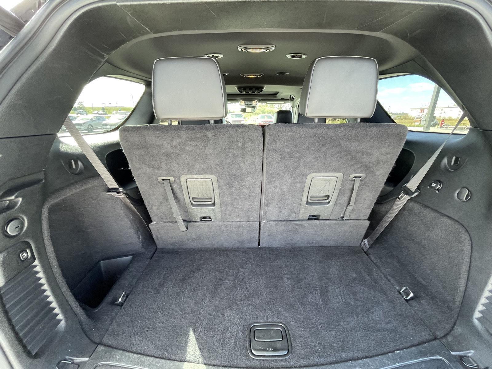 Vehicle photo 17