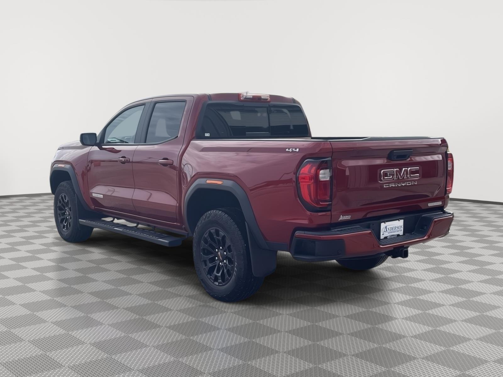 Vehicle photo 4