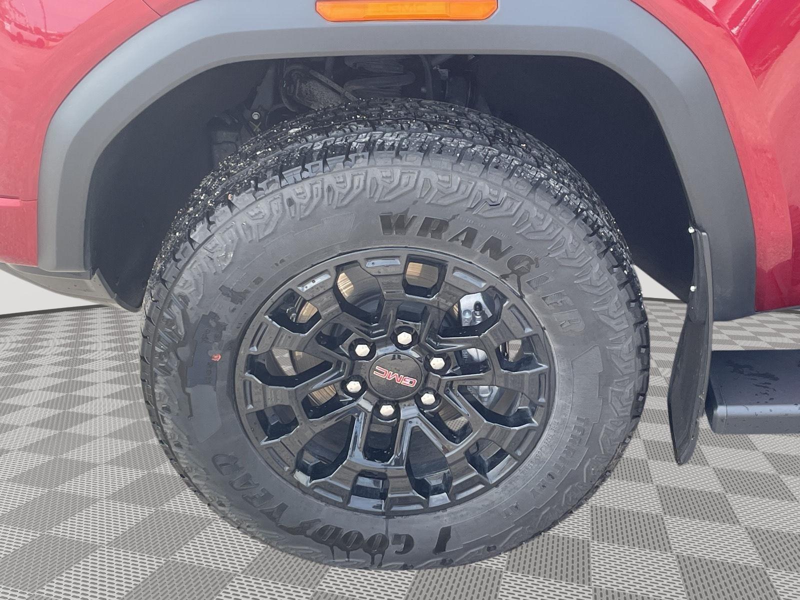 Vehicle photo 10