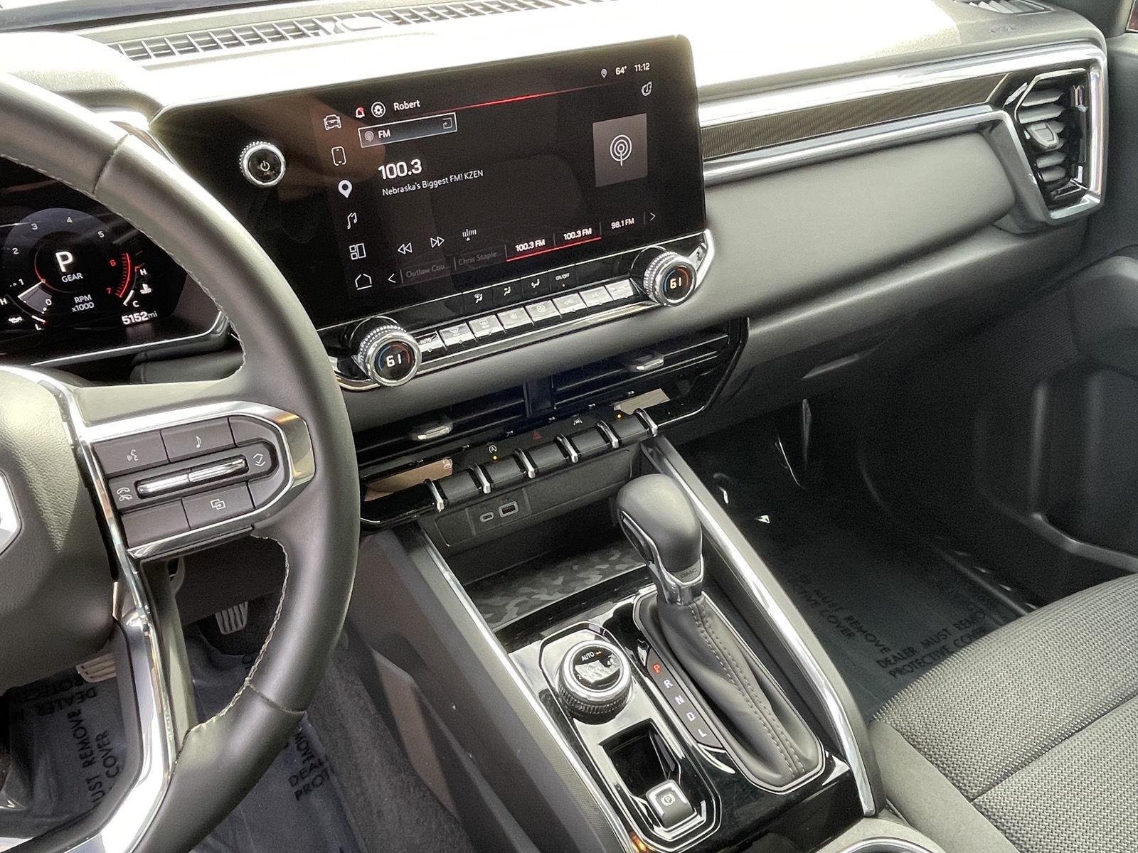 Vehicle photo 14