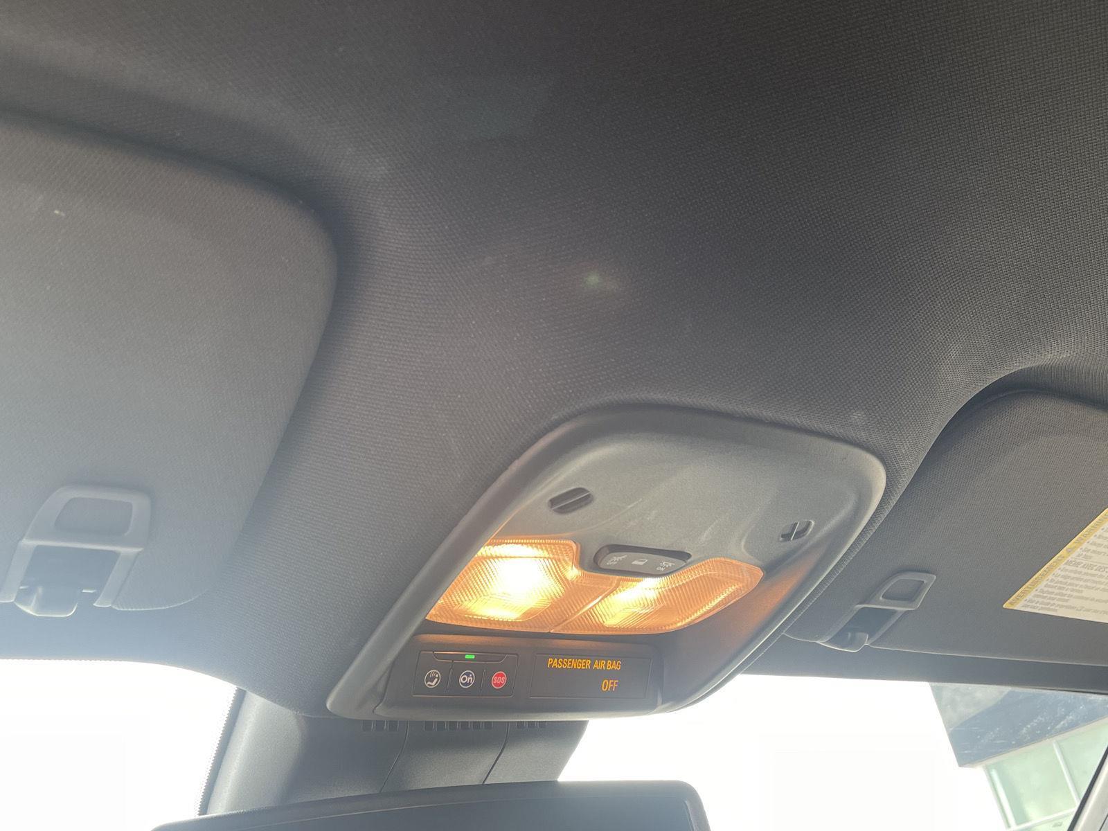 Vehicle photo 16