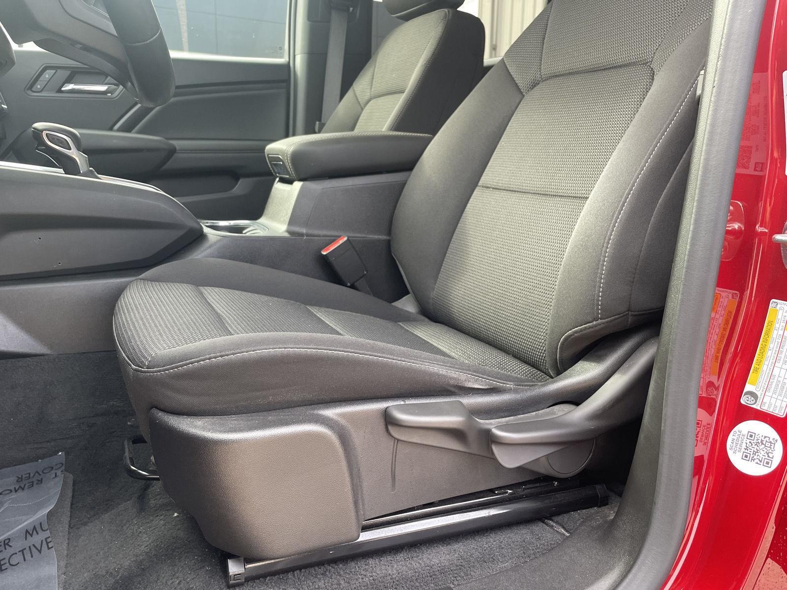 Vehicle photo 17