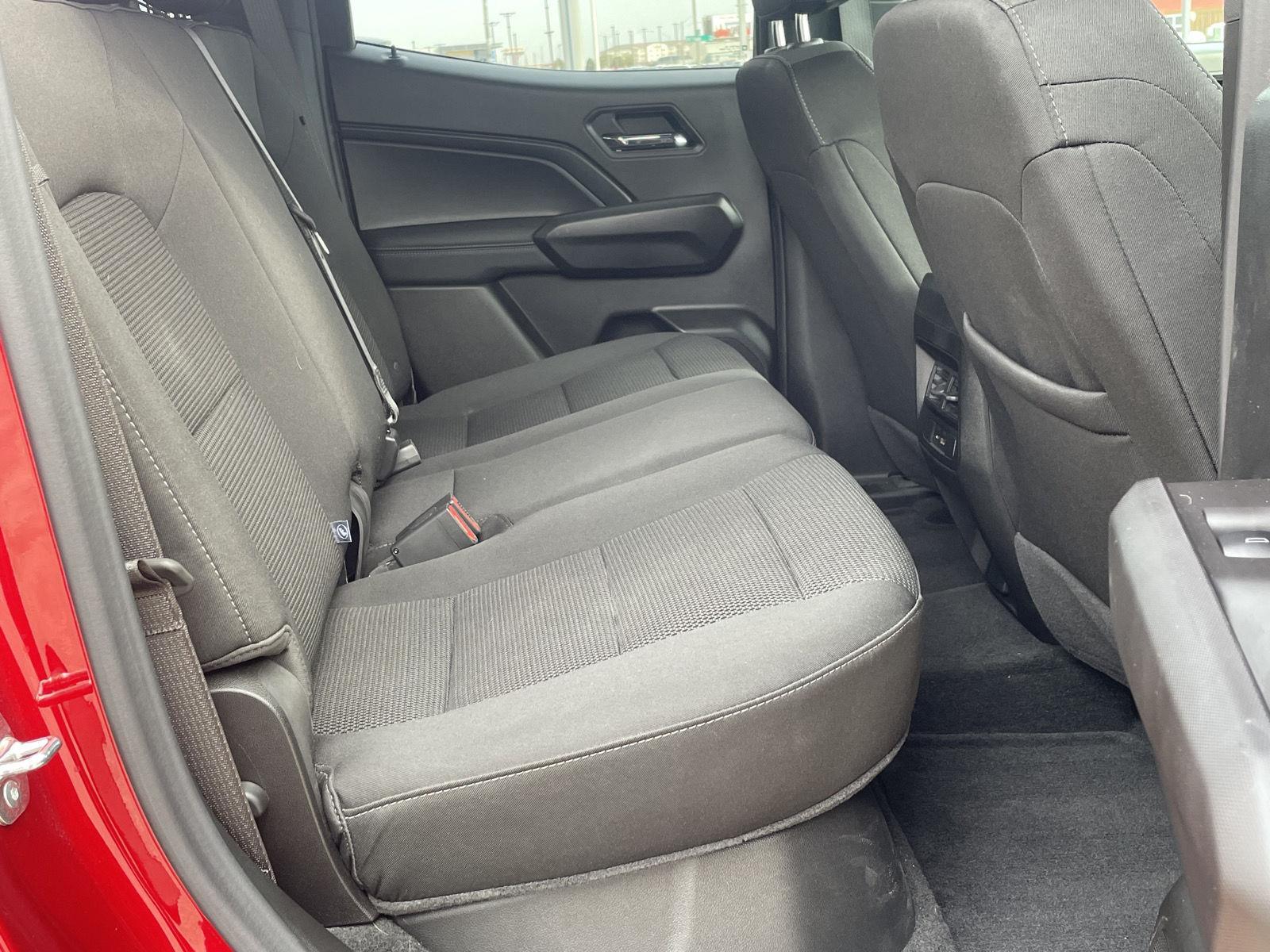 Vehicle photo 18