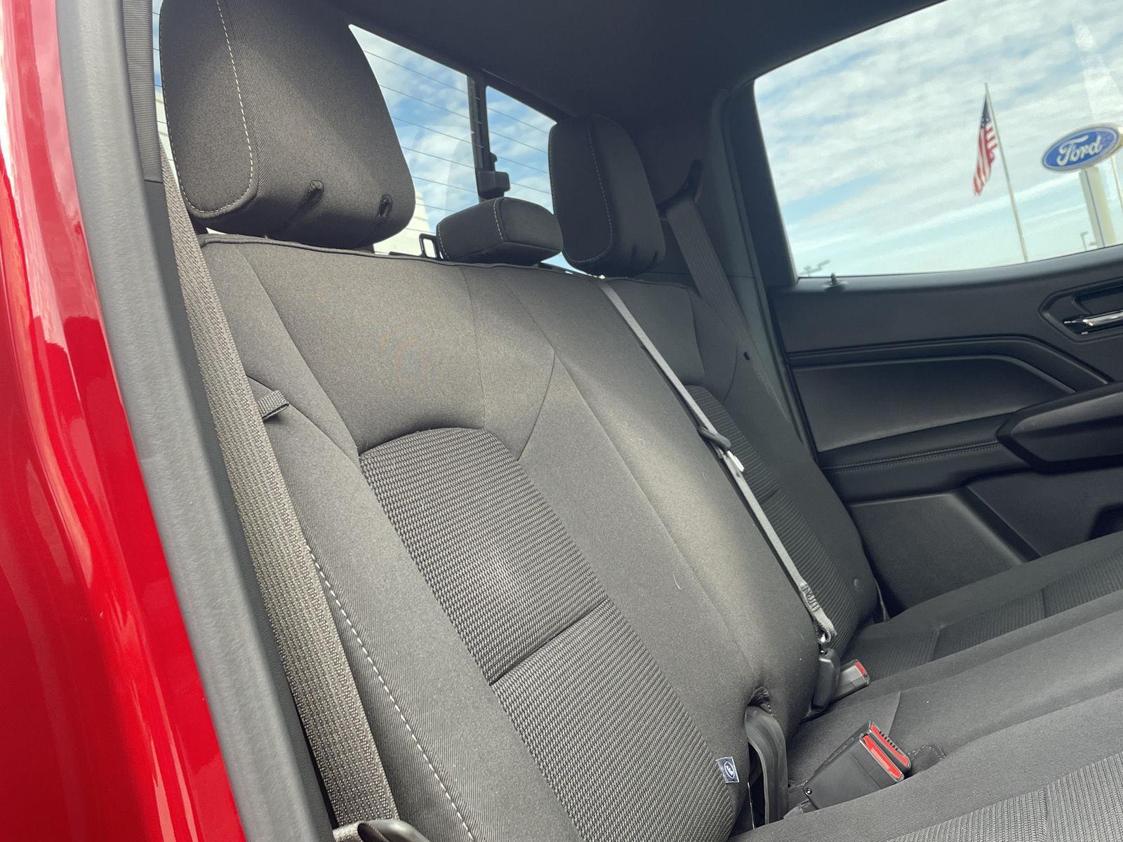 Vehicle photo 19