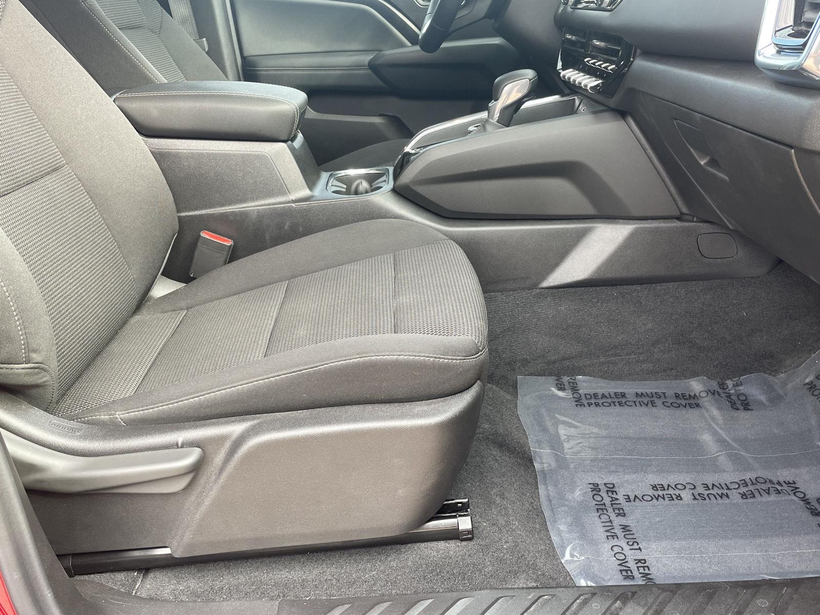 Vehicle photo 20