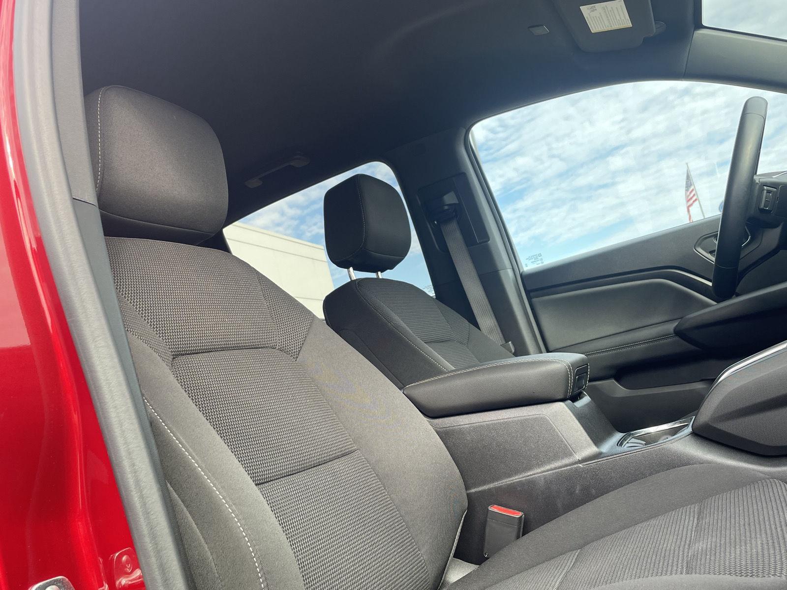 Vehicle photo 21