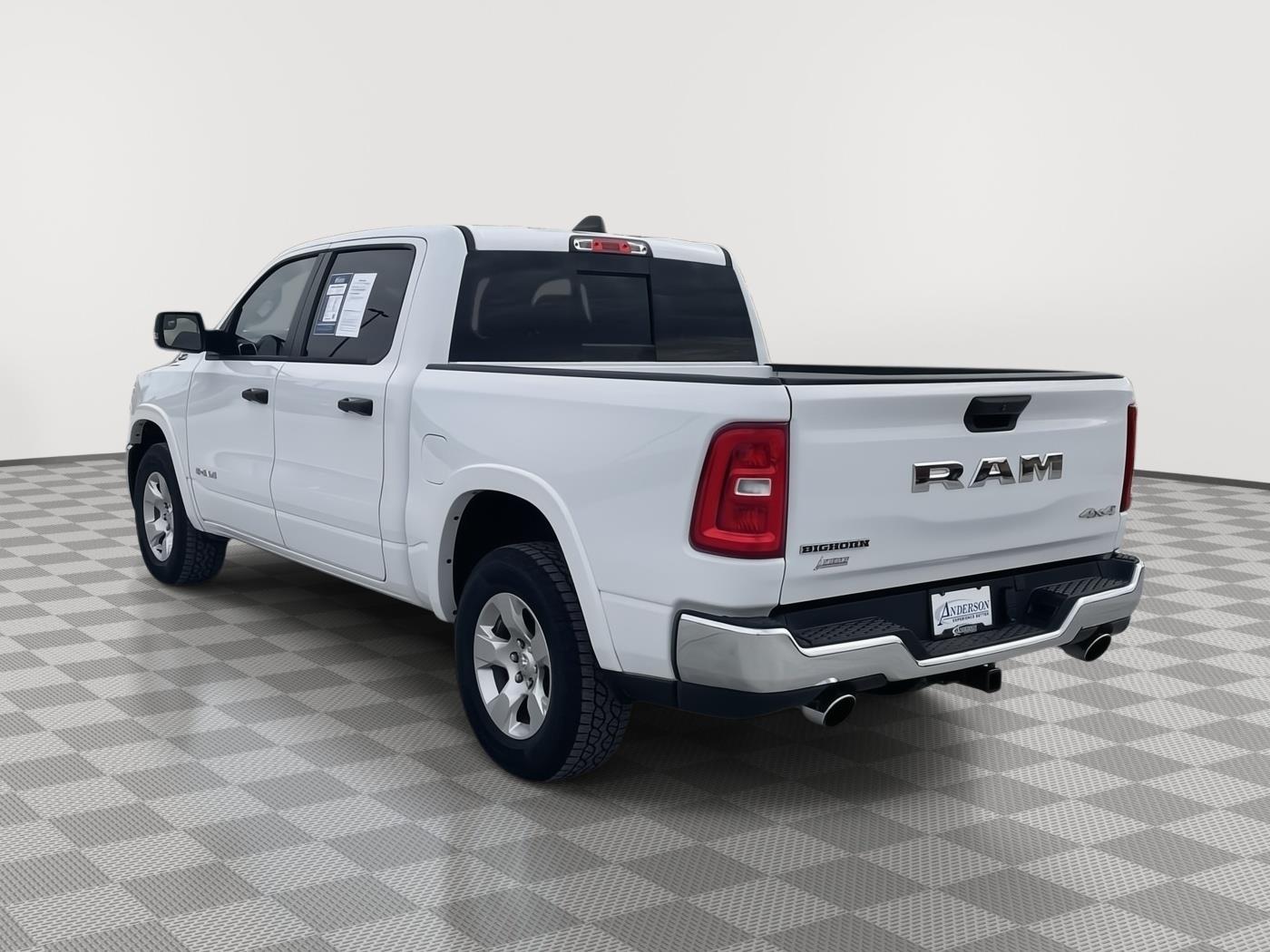 Vehicle photo 4