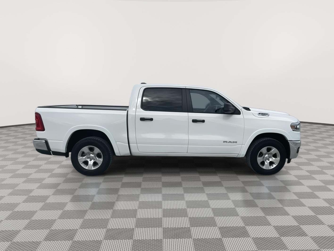Vehicle photo 7