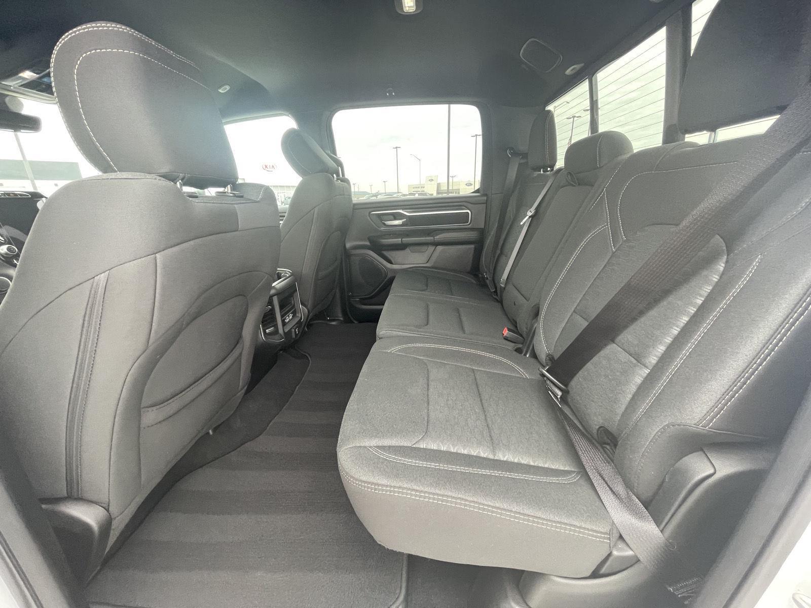 Vehicle photo 15