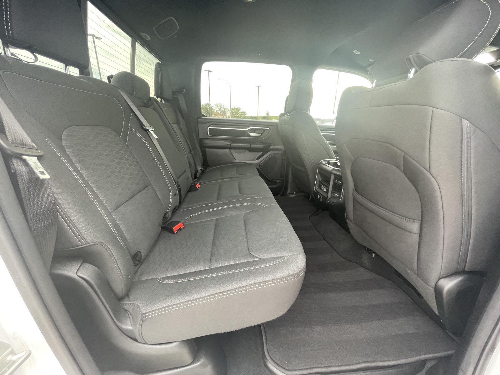 Vehicle photo 16