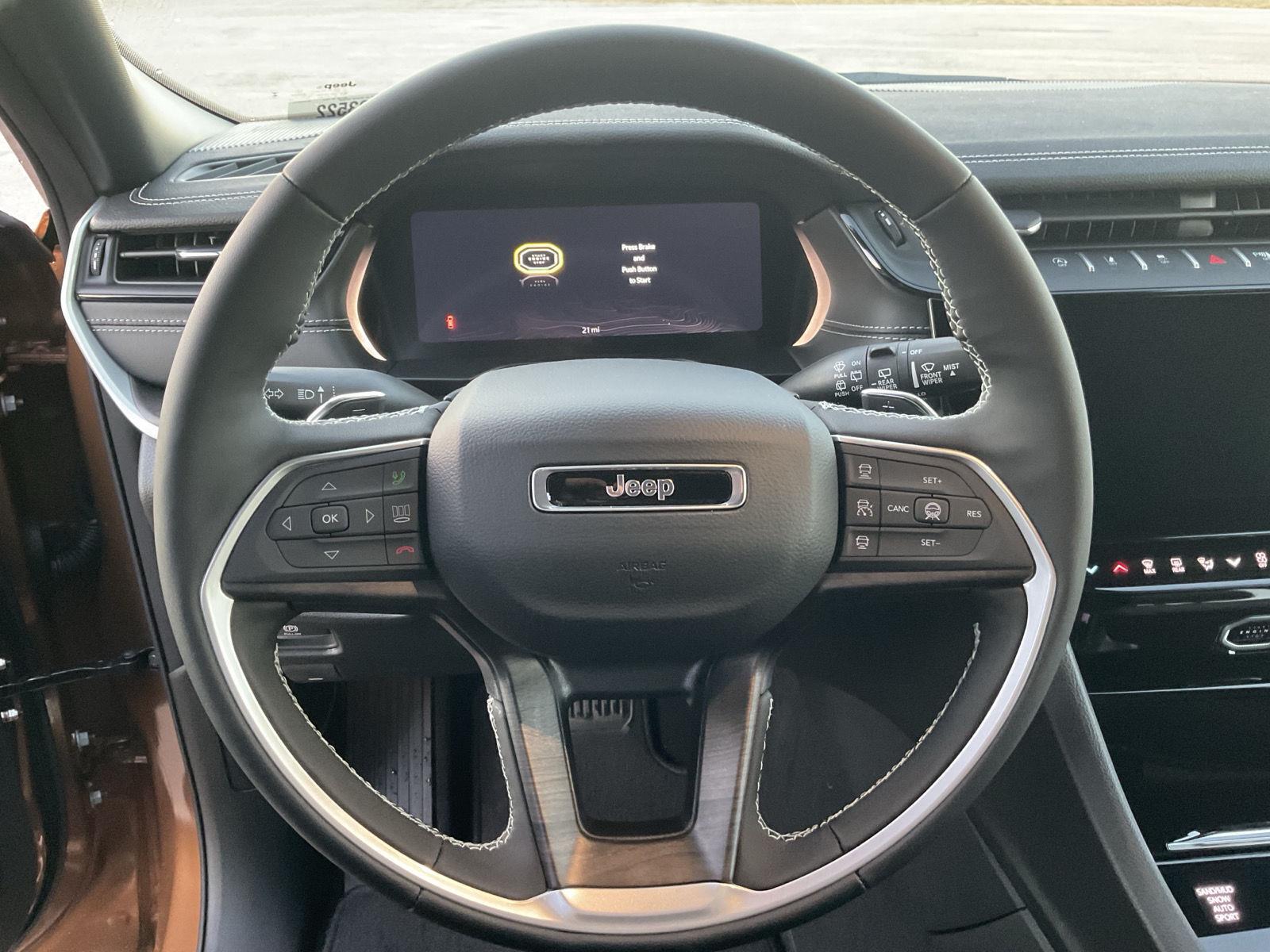 Vehicle photo 9