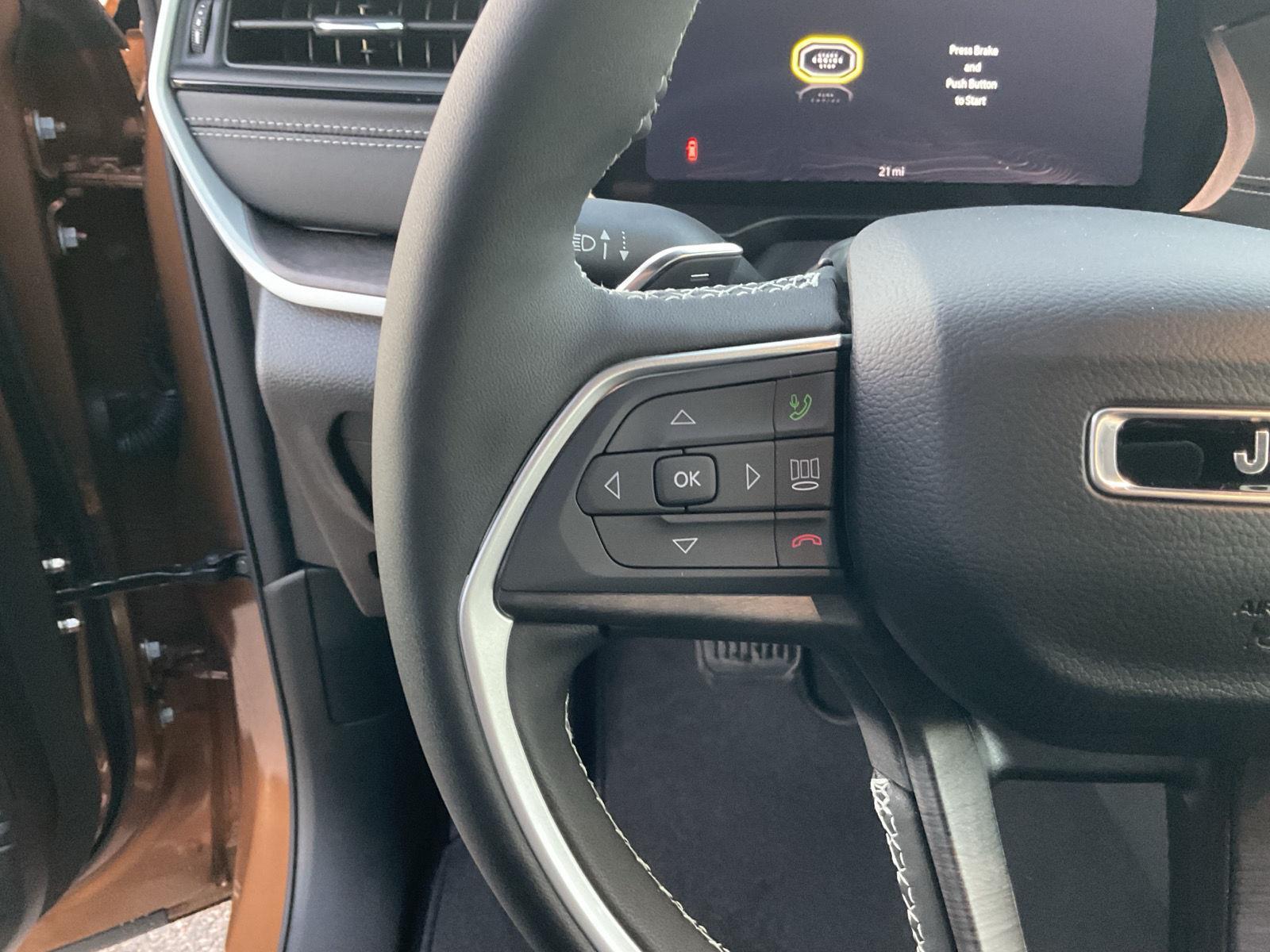 Vehicle photo 10