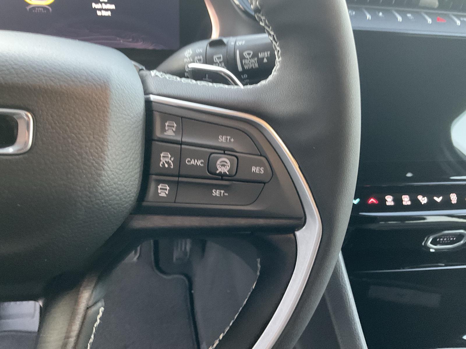 Vehicle photo 11