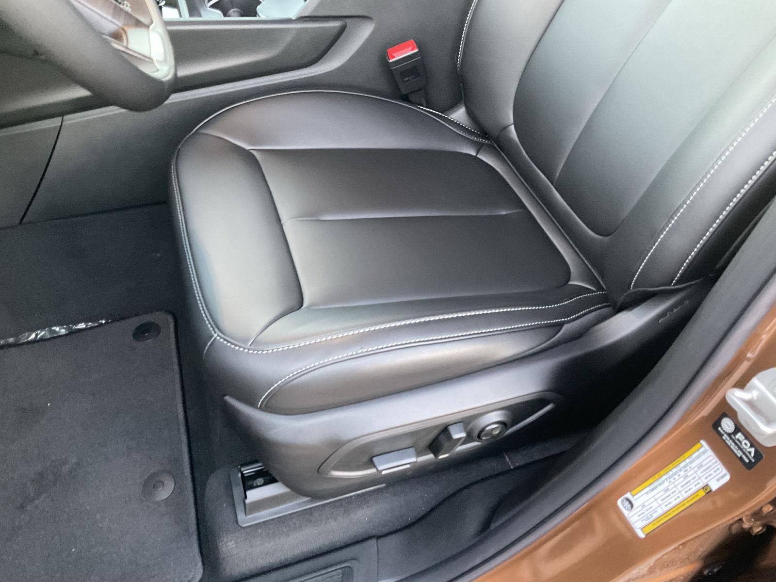 Vehicle photo 17