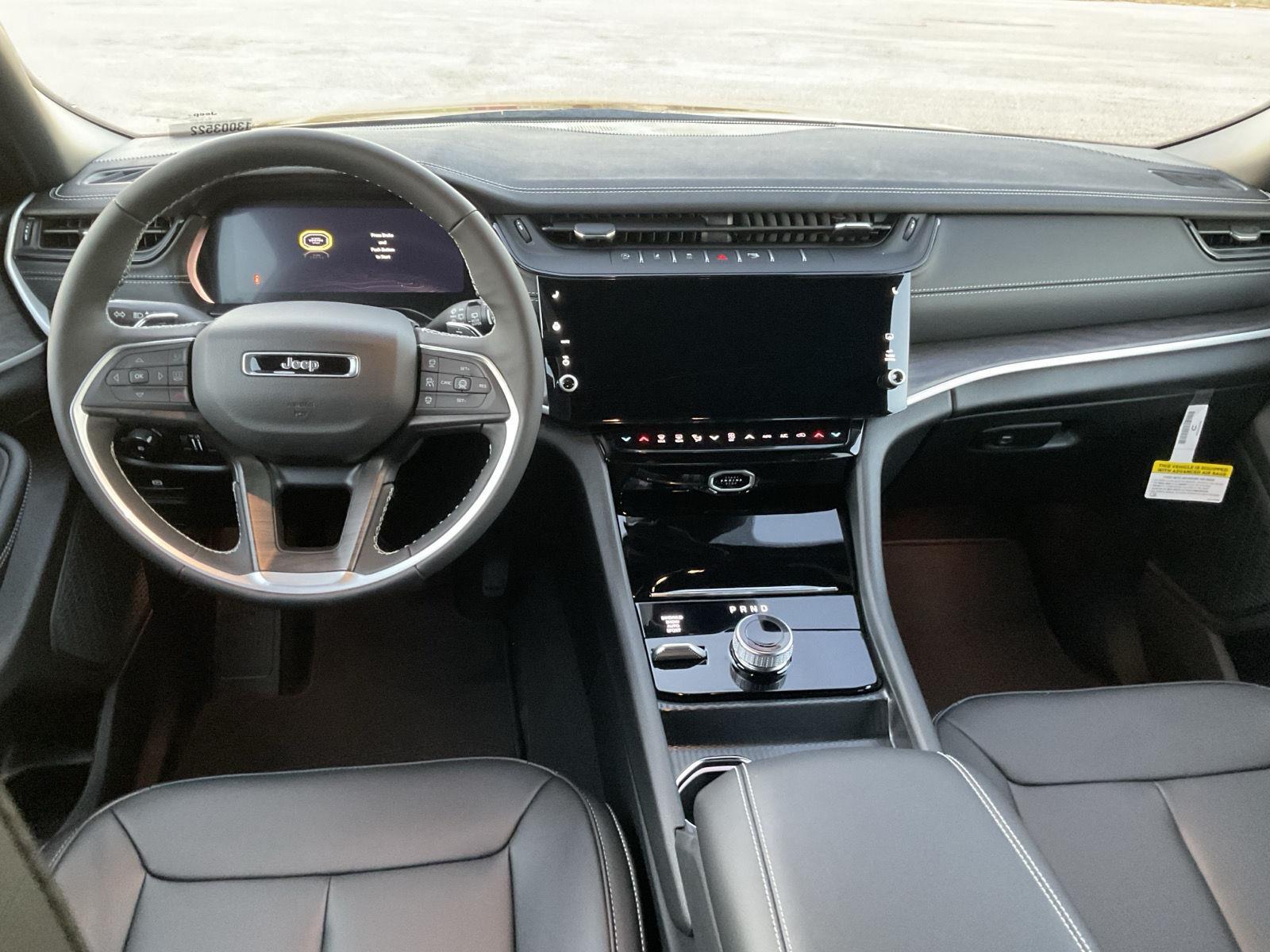 Vehicle photo 19