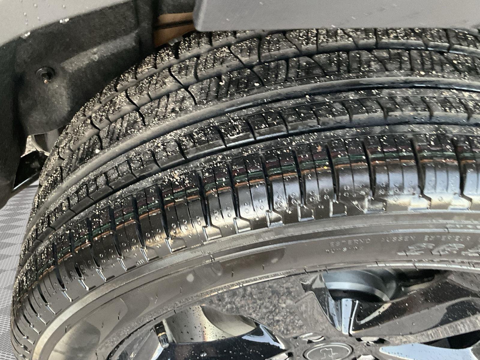 Vehicle photo 21