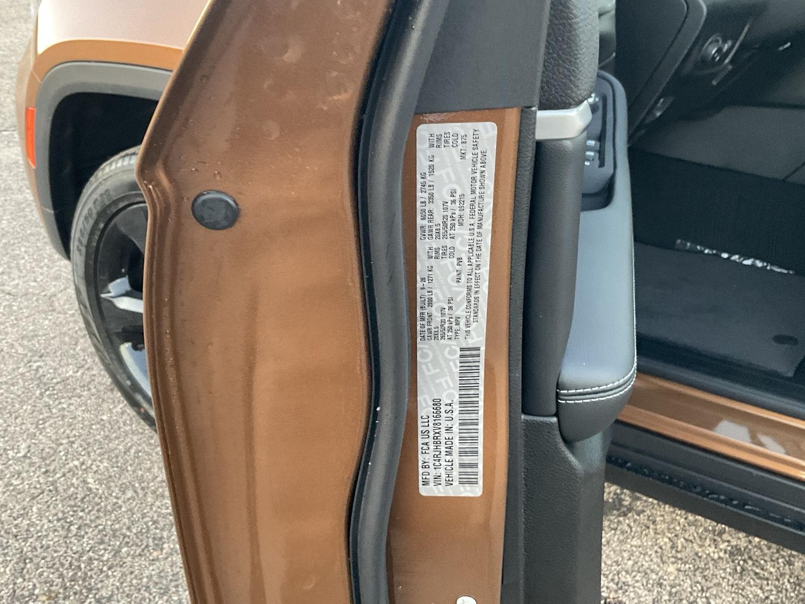 Vehicle photo 22
