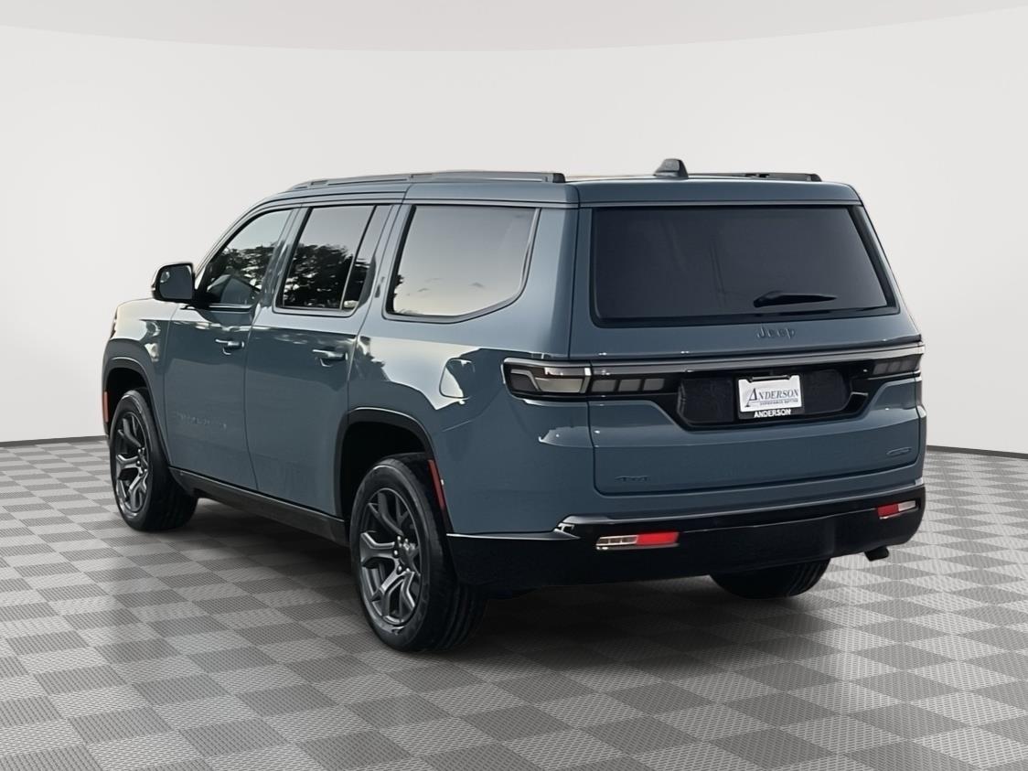 Vehicle photo 3