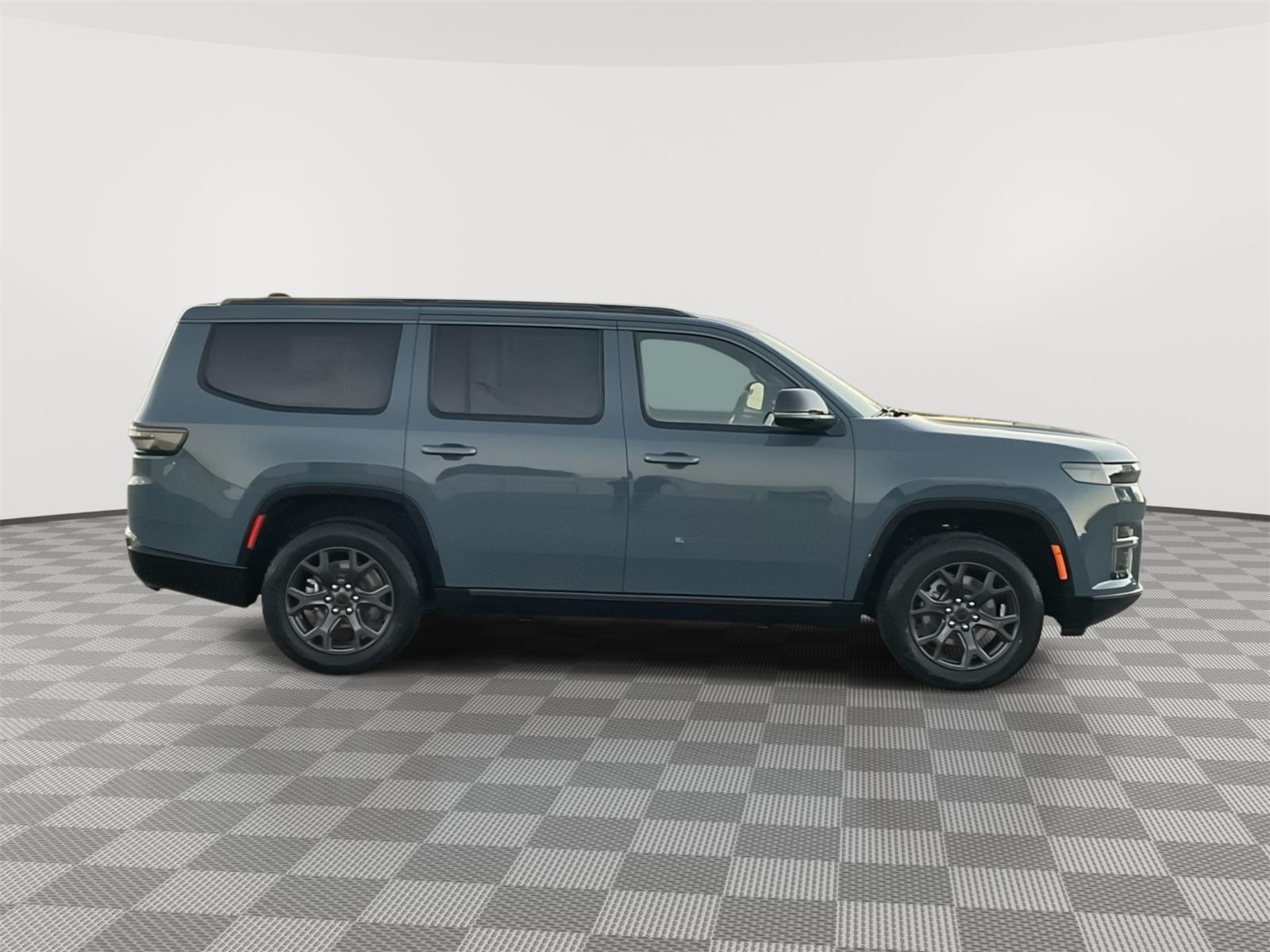 Vehicle photo 6