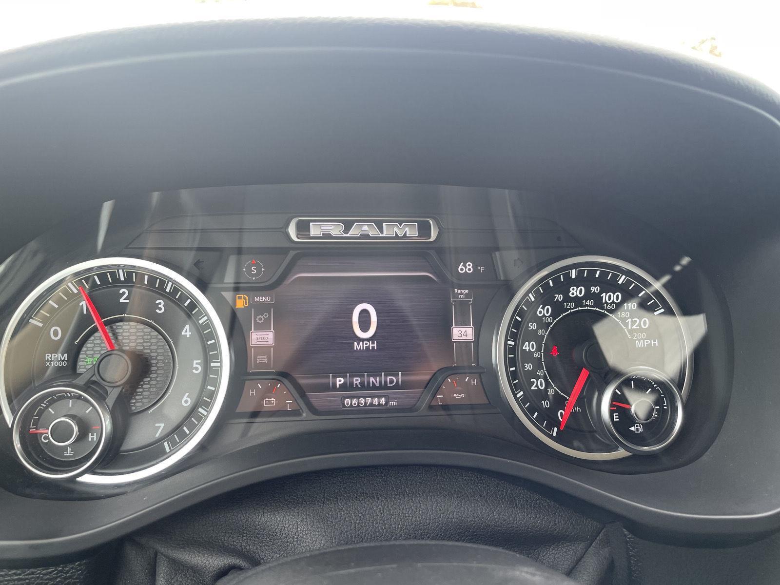 Vehicle photo 3