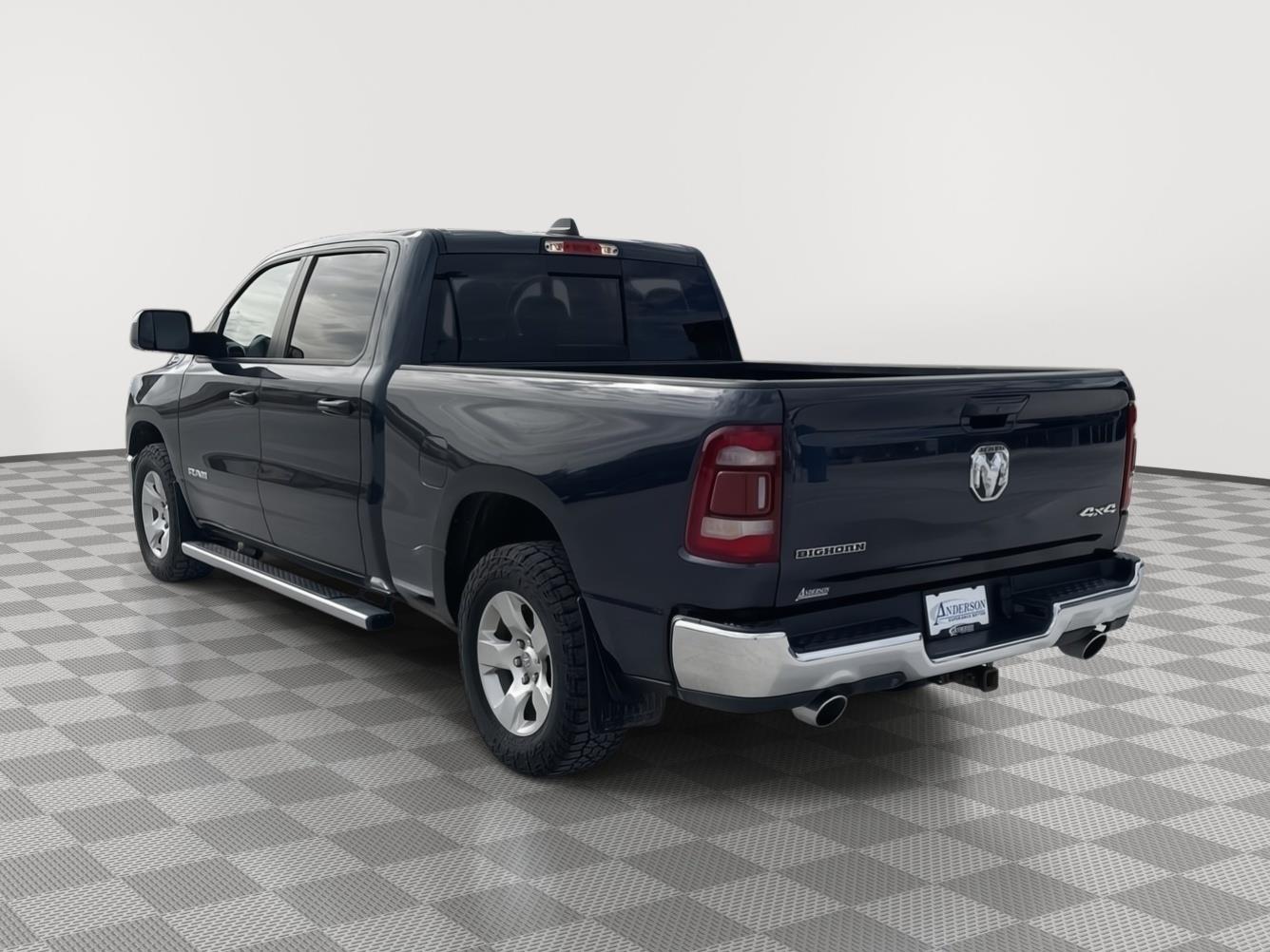 Vehicle photo 4