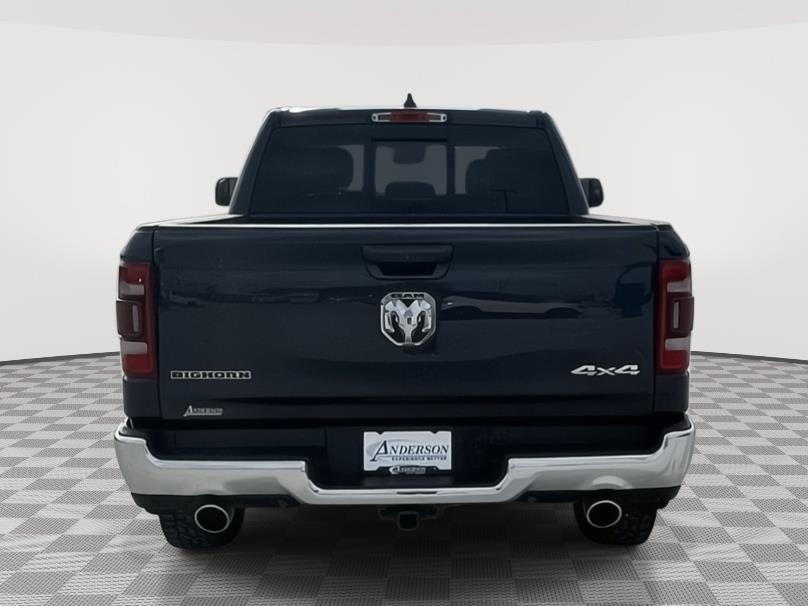 Vehicle photo 5