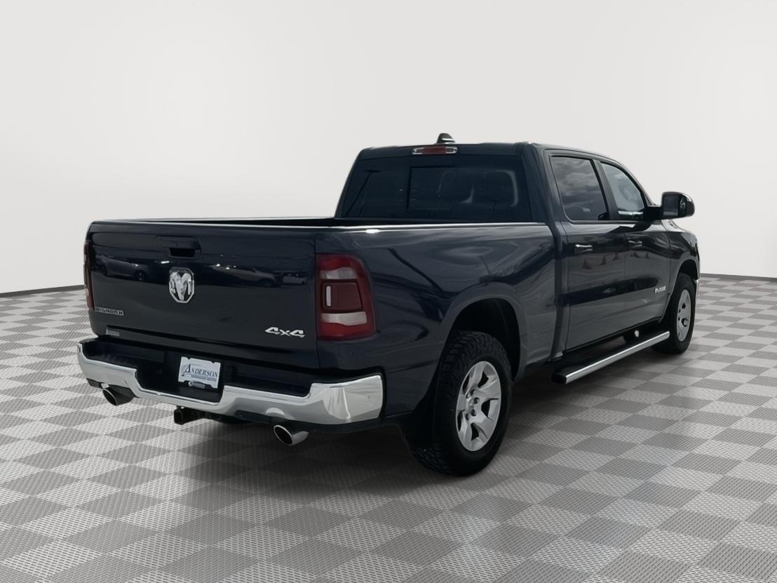 Vehicle photo 6