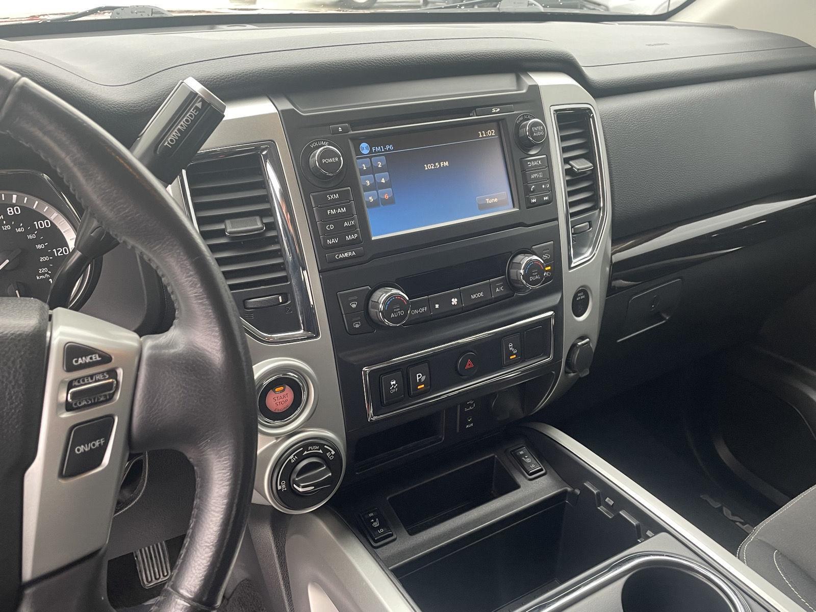 Vehicle photo 14