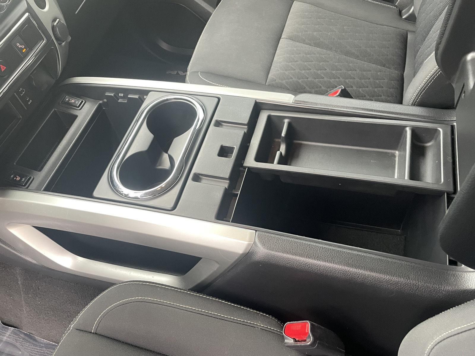 Vehicle photo 15