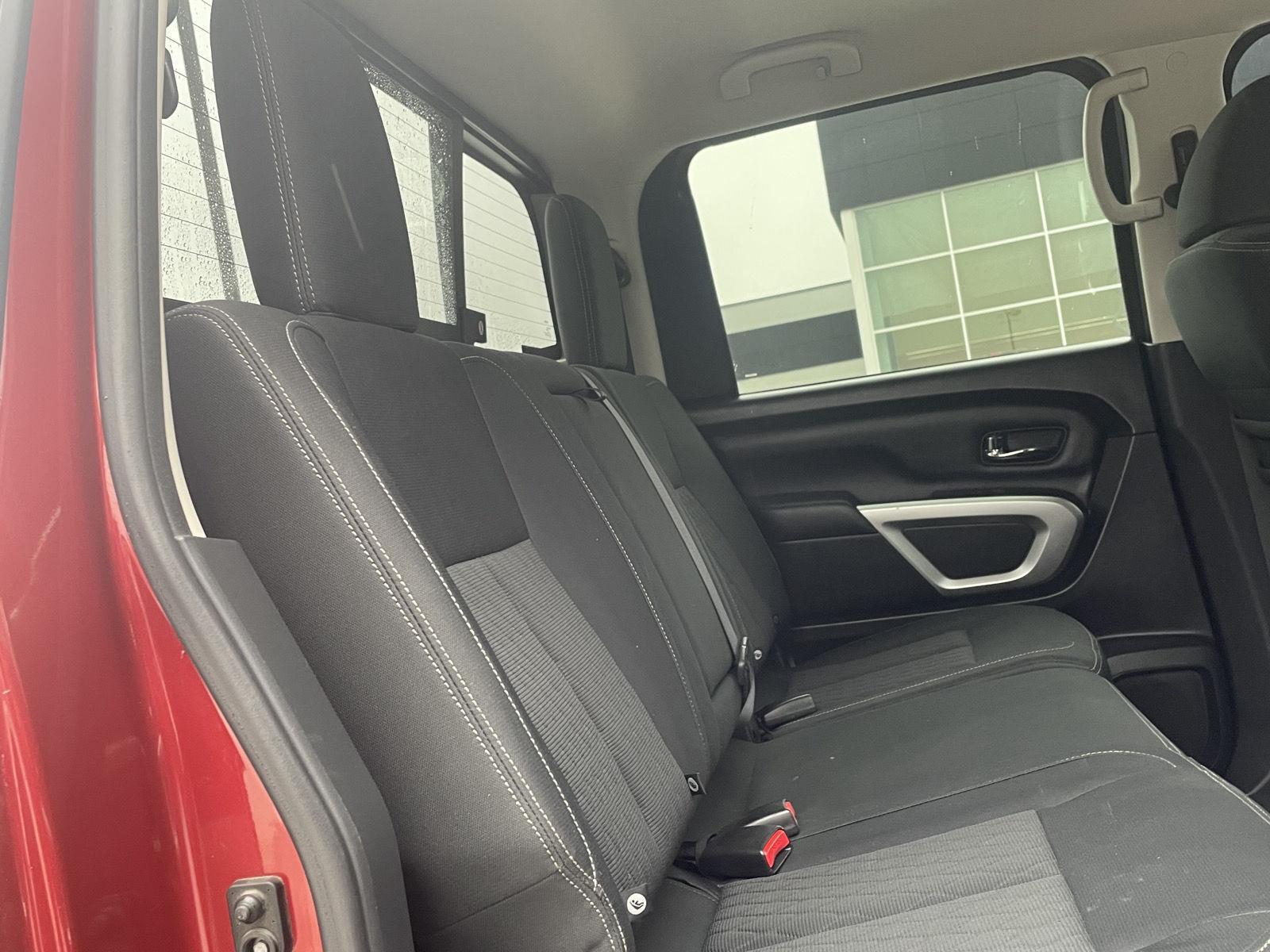 Vehicle photo 20