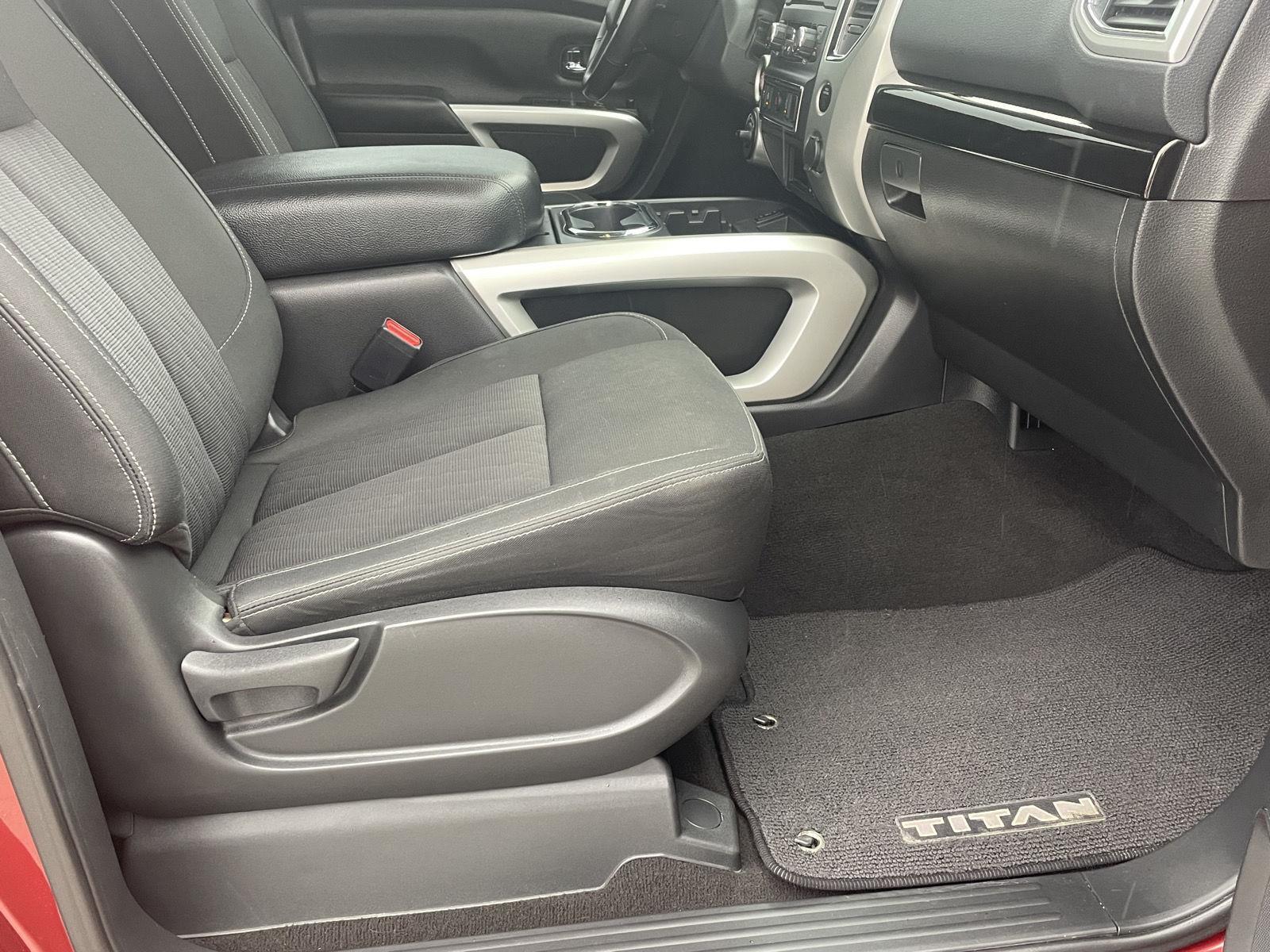 Vehicle photo 21