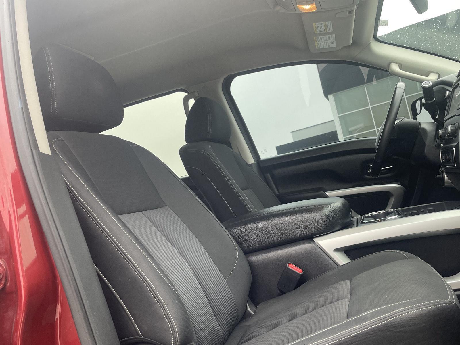 Vehicle photo 22