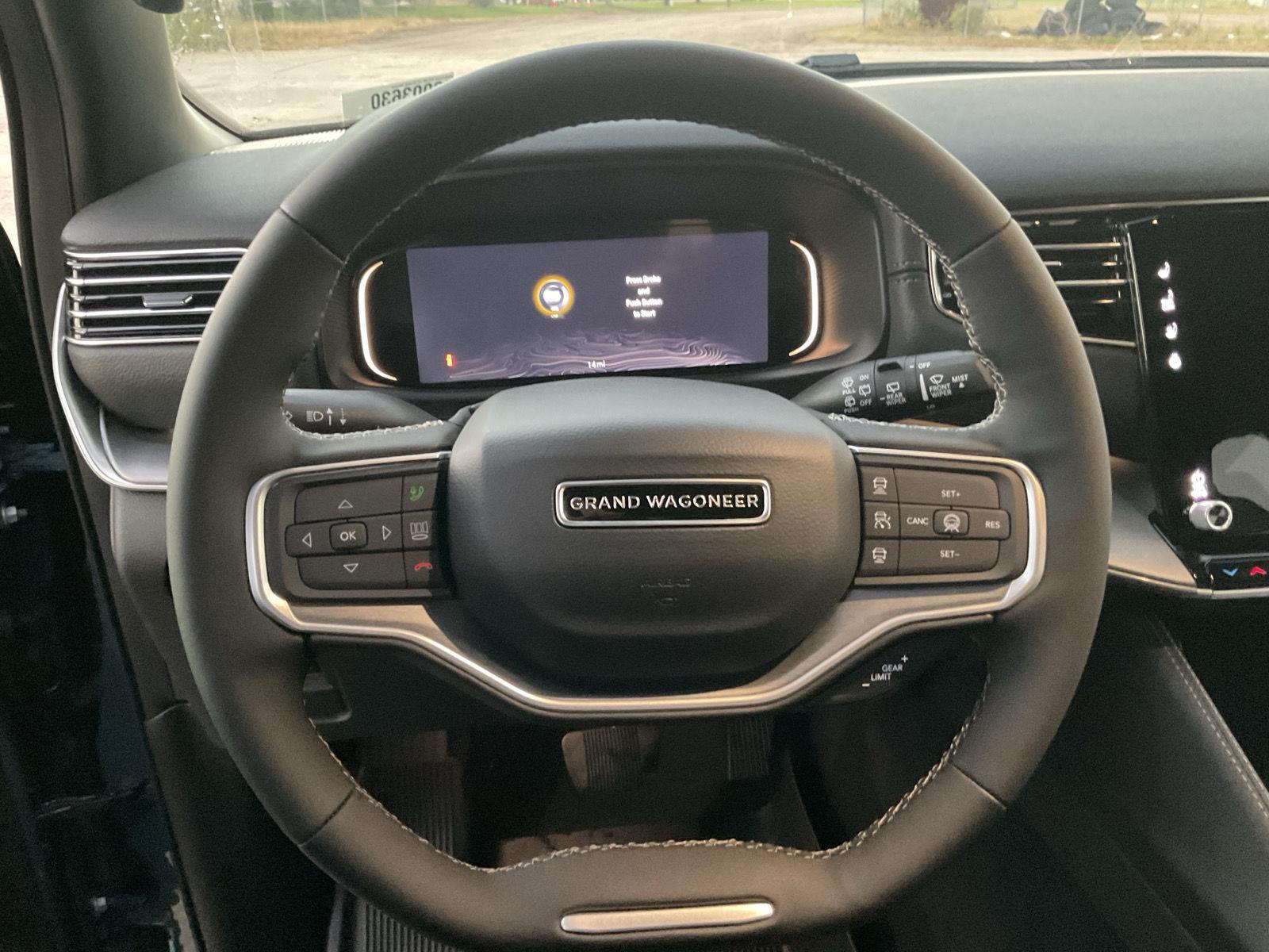 Vehicle photo 9