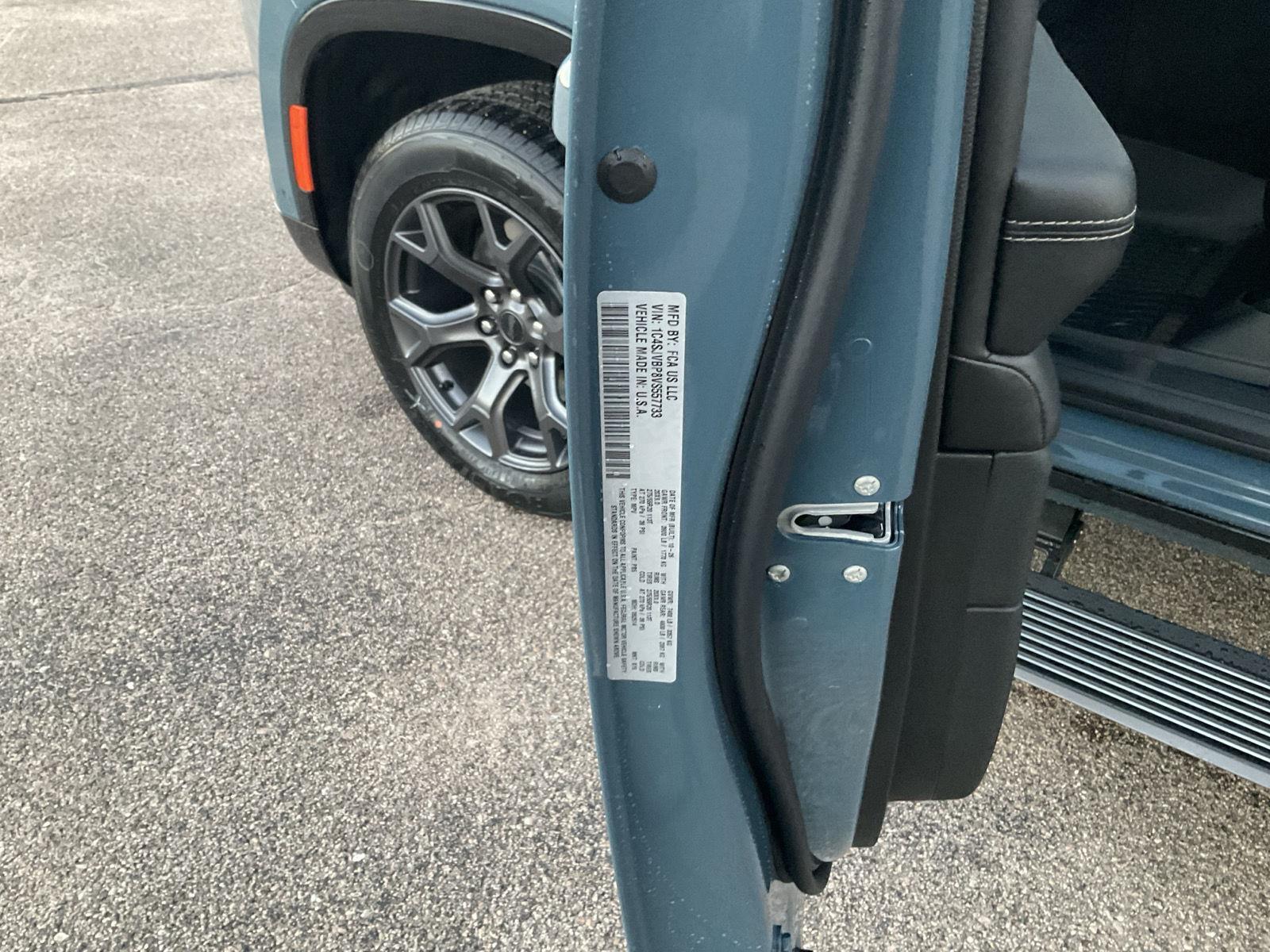 Vehicle photo 22